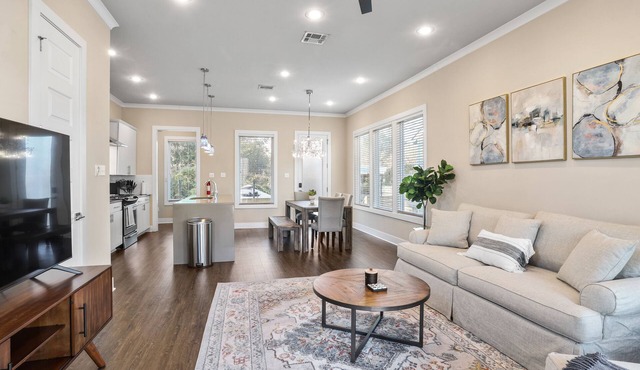 Family Ready Kitchen 3 BR/2.5 Baths