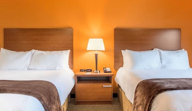 Family-Ready Rooms with Kitchen and Laundry Facilities