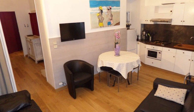 Family rental - sleeps 5 - Hyper Centre - Beach 250 M - PARKING - WIFI