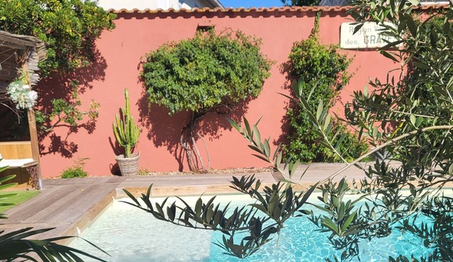 FAMILY RESIDENCE IDEALLY LOCATED IN GIRONDE