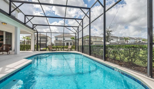 Family Resort - 8BR Mansion - Sleeps 18 - Private Pool, BBQ and Game Room!