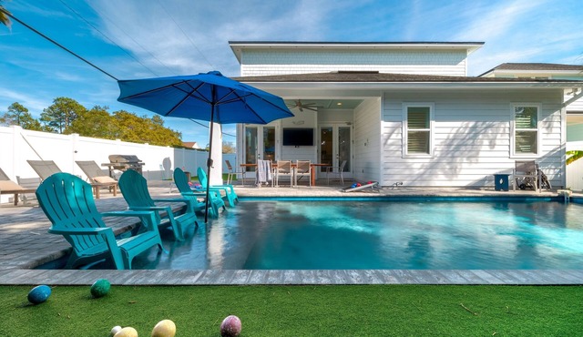 Family Retreat | Heated Pool, Games, Bike to Beach