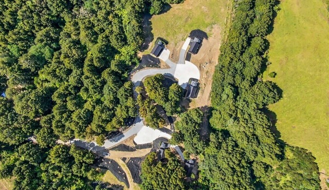 Family Retreat: 10 Mins from Tara Iti