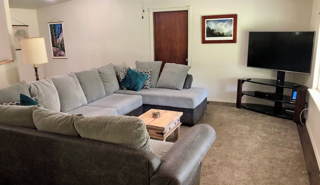 Family Retreat and Recreation Paradise Near Kings Can. NP Great Wifi, EV Charger