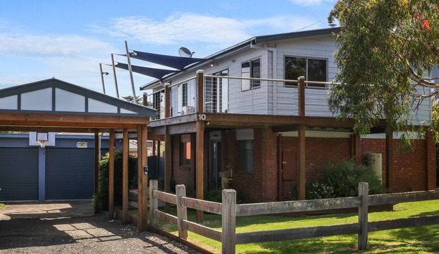 Family Retreat at Rhyll