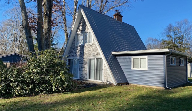 Family Retreat at Conneaut Lake, PA ideal for family fun or relaxing get- away!