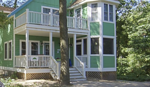 Family Retreat-Beachwalk-Grill-AC-Free WiFi-Pool Table-Bikes-Grill-Golf Cart