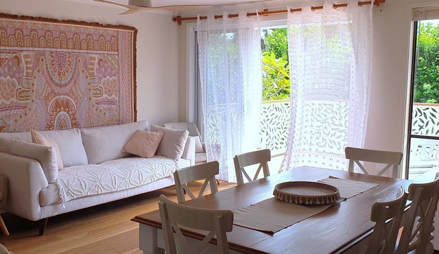 Family retreat close to beach, 2 min to dog park.