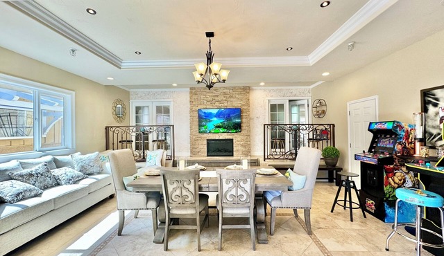 Family Retreat - game room & basketball court in La Mesa
