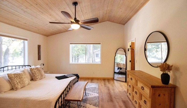 Family Retreat! Hot Tub, King Beds & EV Charger