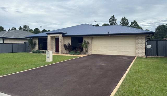 Family retreat in Caboolture big house