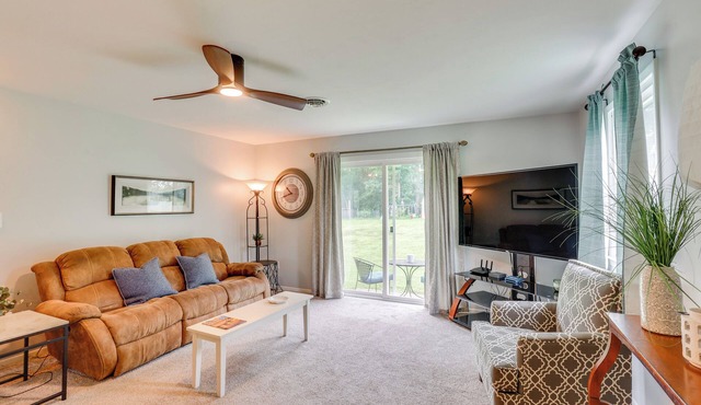 Family Retreat Near Hersheypark w/Horse Farm View