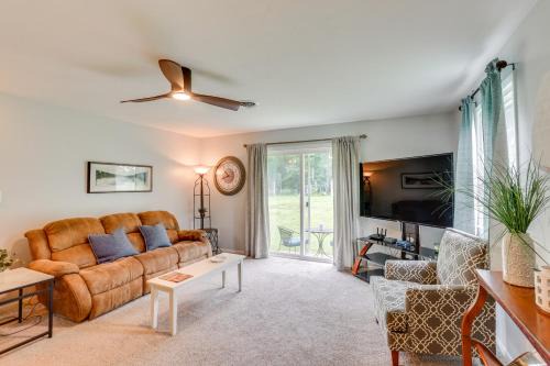 Family Retreat Near Hersheypark with Horse Farm View