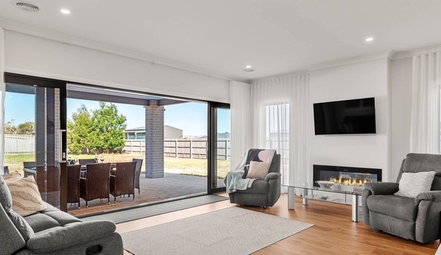 Family retreat on ½ acre near Phillip Island — pet-friendly & modern.