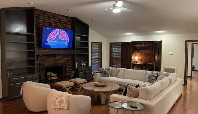 Family Retreat on Eden Isle Sleeps 12+ with 2 golf carts 4500 sq. ft.