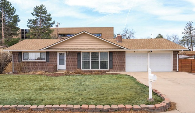 Family Retreat! Quiet - ☀By Denver & Mountains☀, New Hot Tub! Sleeps 12!