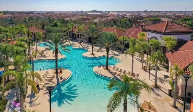 Family Retreat @ Resort with Private Pool, 6Bdrm