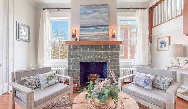 Family Retreat steps to Beach/Grill, Patio & Golf Cart option