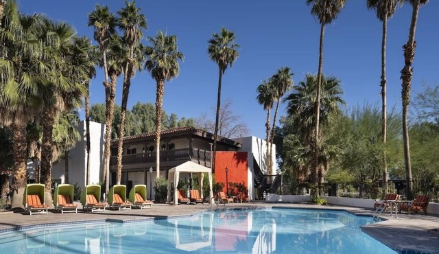 Family Retreat: Cozy Resort with 5 Pools & Adventure Sports On-Site