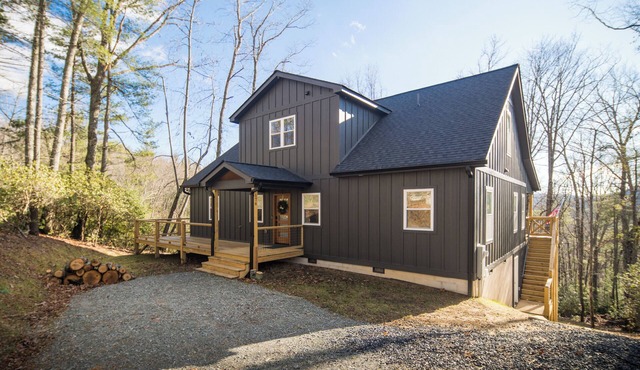 Family Retreat w/Mtn Views, Waterfalls & Hiking. 20 Min to Boone, W Jefferson