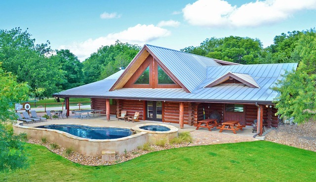 Family Retreat w/Private Pool & Spa–Walk to Lake