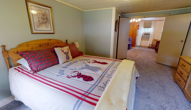 Family Retreat walk to Pine Creek to fish/canoe/kayak or hike PA Grand Canyon