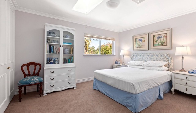 Family Retreat with Outdoor Courtyard