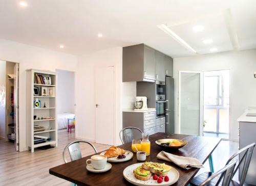 Family Retreat with Pool & BBQ near Barcelona