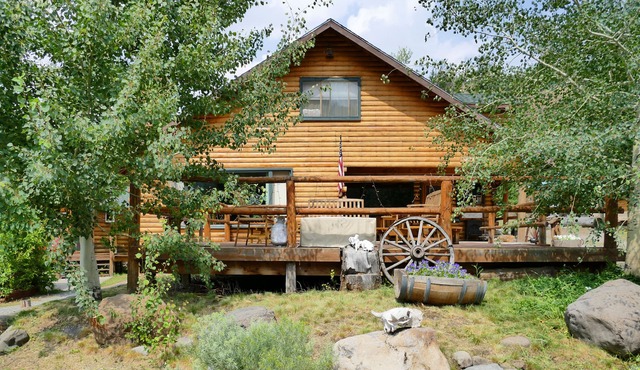 Family reunion/retreats just outside Yellowstone National Park. Gorgeous views