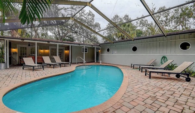 Family Sarasota 3BR Home With Heated Pool & Large Yard