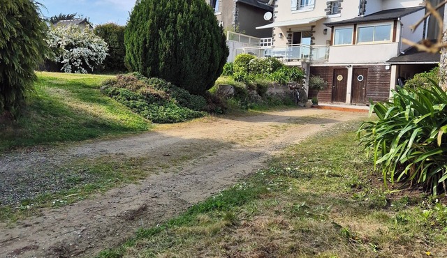 Family seaside villa in Saint-Quay, 7-minute walk to beach and town center