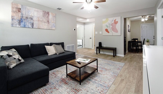 Family-sized 3-BR Home by Downtown Dallas & Art District
