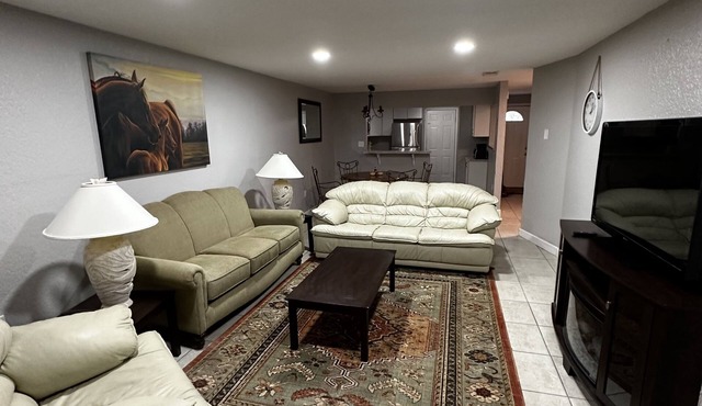 Family sized apartment in SW ocala near the Rainbow river and WEC