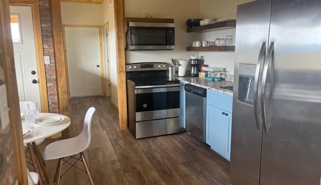 Family-sized cabin with a breathtaking view and firepit!