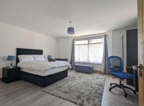 Family-sized comfort - Walk to Lake City Centre