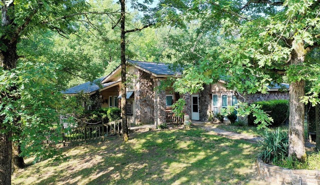 Family-sized escape w/game room on 10 acres of pristine forest. Pet friendly!
