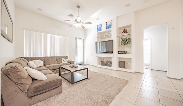 Family sized home 5 minutes from Westgate and Cardinals Stadium.