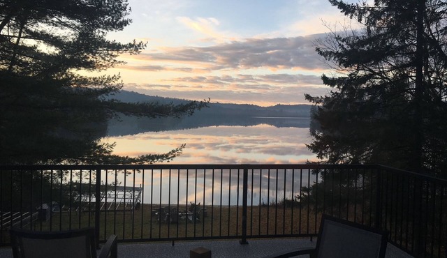 Family sized Muskoka lakefront cottage with sandy shoreline and beautiful views!