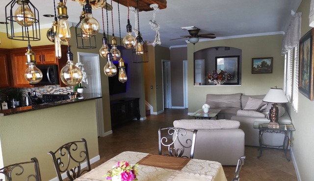 Family-sized renovated condo with lakeview terrace