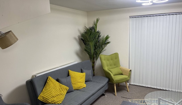 Family-sized rooms, 5 minutes walk to DW Stadium Wigan & Robin Hood Retail Park