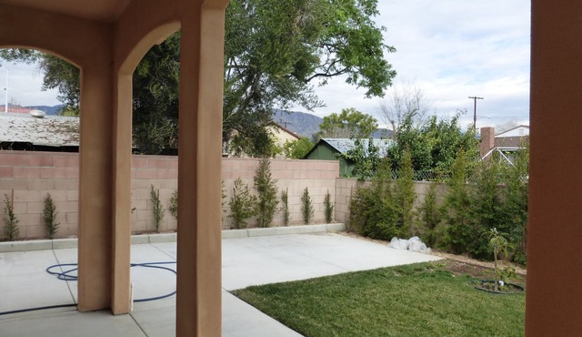Family-sized Townhouse NEW, NEW, NEW!