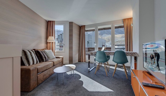 Family ski apartment in Val Claret with Wifi