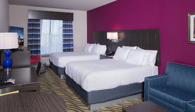 Family Stay in a Stylish Suite! Free Breakfast!