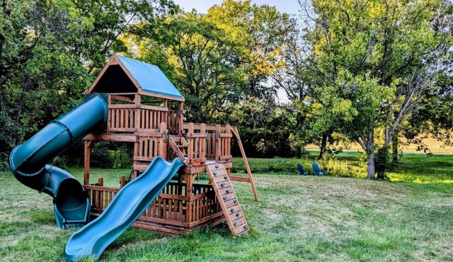 Family Stay! Near both Ark & Creation Museum!