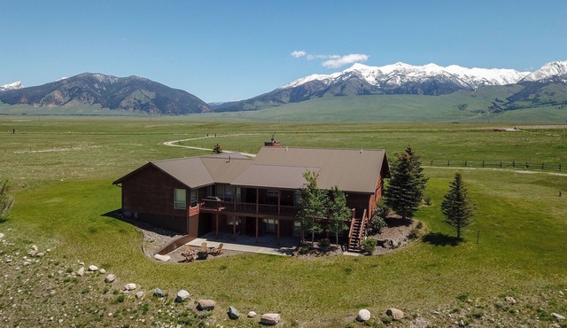Family style home overlooking the Madison River