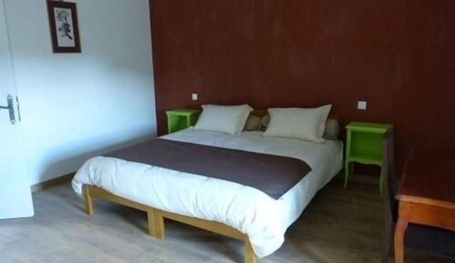 Family suite with 1 parental bedroom and 1 children's bedroom (2 beds)