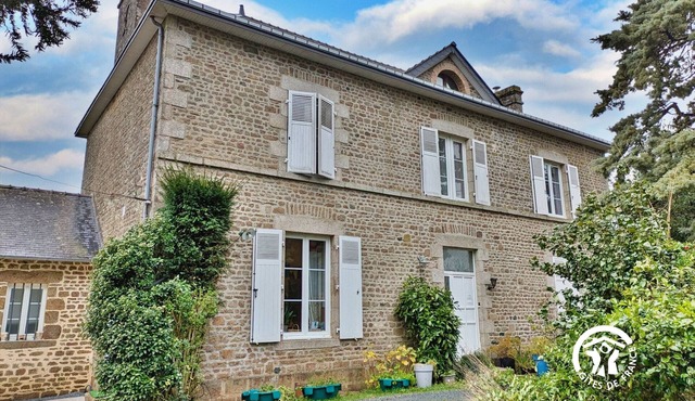 Family Suite in Charming Historical Presbytery with Nature Trails