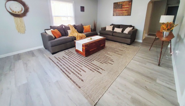 Family Suit Near Downtown UofL,Airport&ExpoCenter