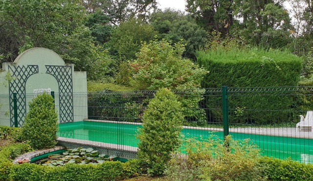 Family suite for up to 6 people in authentic 18th-century Touraine home