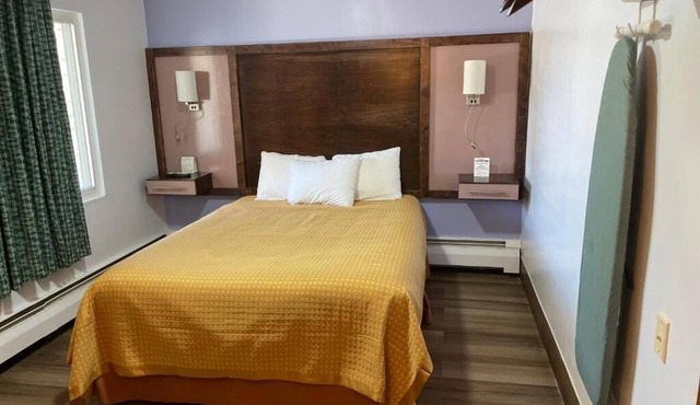 Family Suite w/Free Parking - Close to Niagara Falls Attractions, Scottish Inns